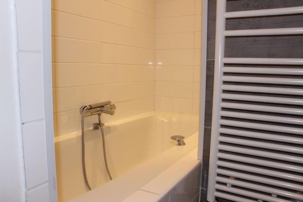 Le Jane : Centre Ville, Garage, Balcon Annecy Exterior foto